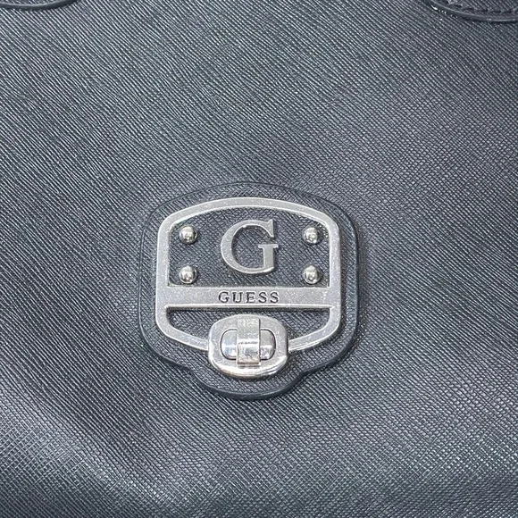 (E) Guess Bag
Black and Silver Crossbody and Shoulder Bag - Picture 2 of 15